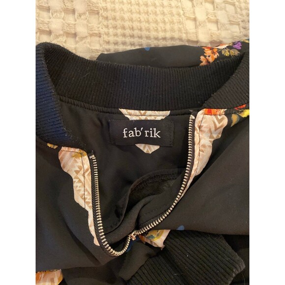 Fab’rik Bomber Jacket Size Medium Bison Head Floral Full Zip Front Lightweight - Picture 8 of 11